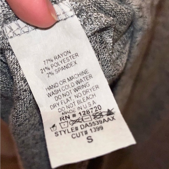 Quarter length sleeve cozy dress - Picture 4 of 6